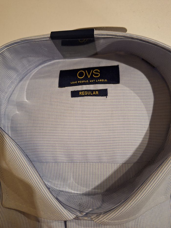Chemise à fines rayures bleu clair et blanc neuve OVS 48 - photo numéro 3