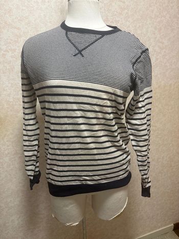 Pull taille 38 marque tout simplement