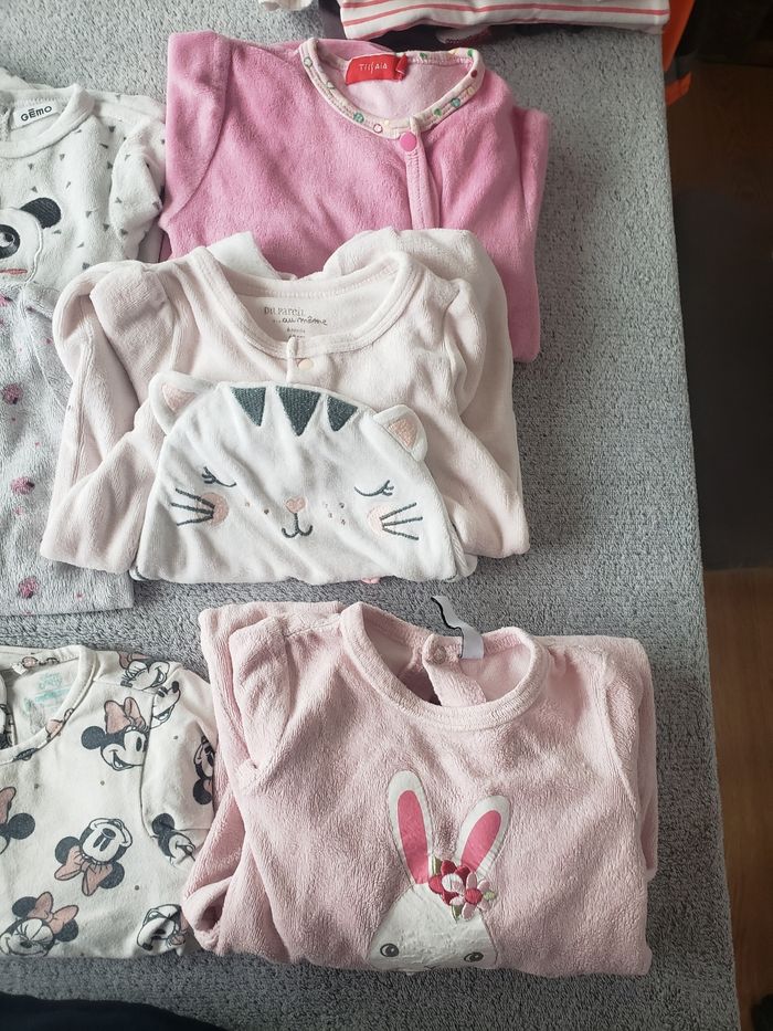 Lot de pyjama 6 mois - photo numéro 4
