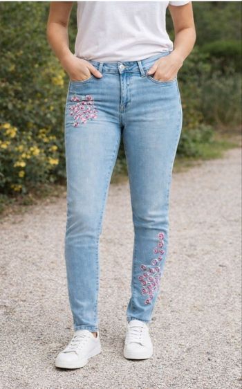 Jean slim bleu clair brodé Denim Co 