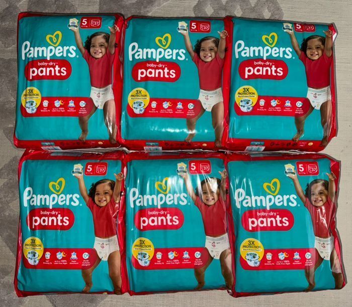 Lot de 6 paquets de couches Pampers taille 5