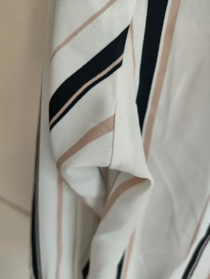 Blouse rayée SHEIN - Taille M - très Bon état - photo numéro 5
