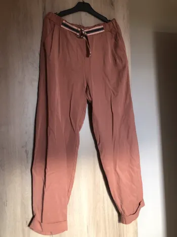 Pantalon taille haute rose fluide