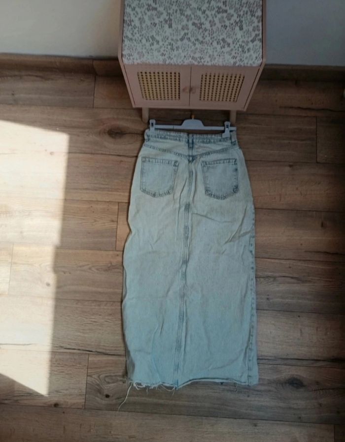 Jupe en jean Zara taille 38 - photo numéro 3