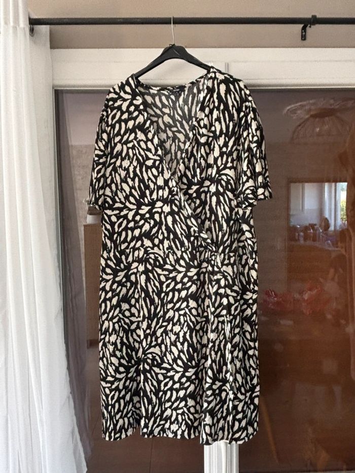 Robe noir et blanc - photo numéro 2