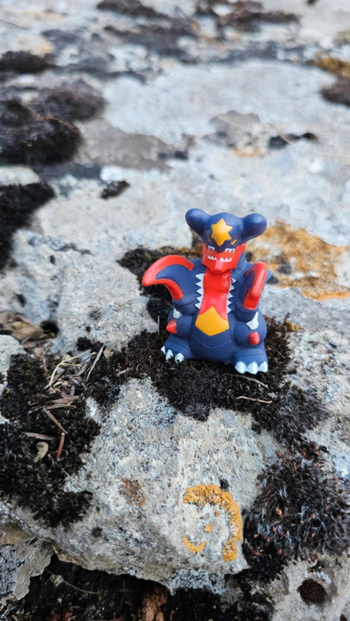 Super figurine Pokemon Nintendo finger puppet mega-carchacrok - photo numéro 2