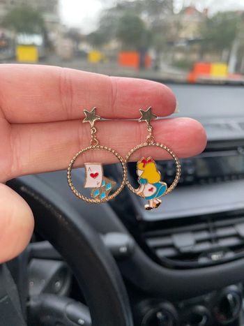 Boucles d’oreilles inspiration Alice aux pays des merveilles