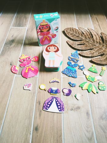 👸Coffret en métal Princesse puzzle aimanté /magnétique marque Djeco