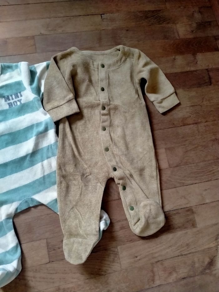 Lot deux pyjama 3 mois - photo numéro 2