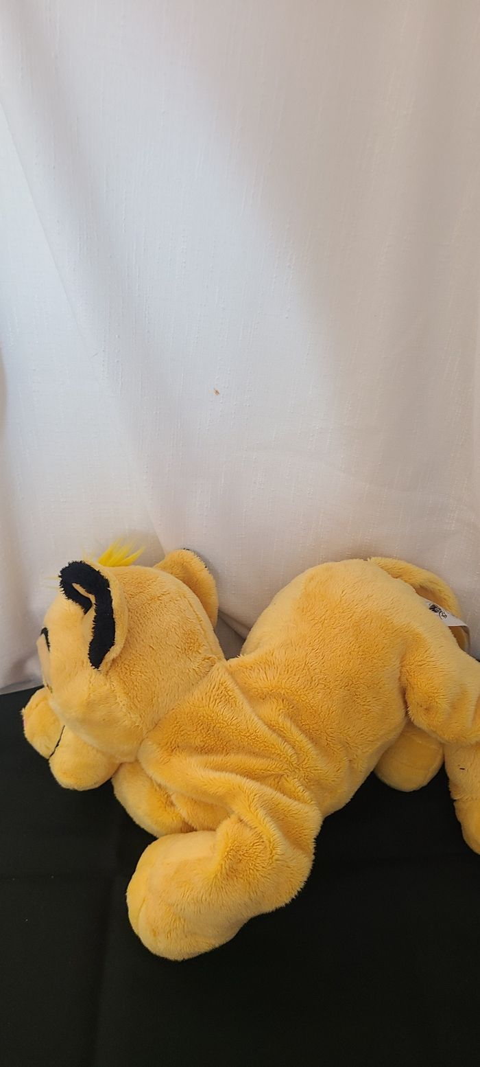 peluche le roi lion disney grand model simba coucher 55 cm nicotoy - photo numéro 5