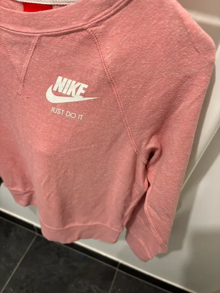 Pull Nike - photo numéro 2