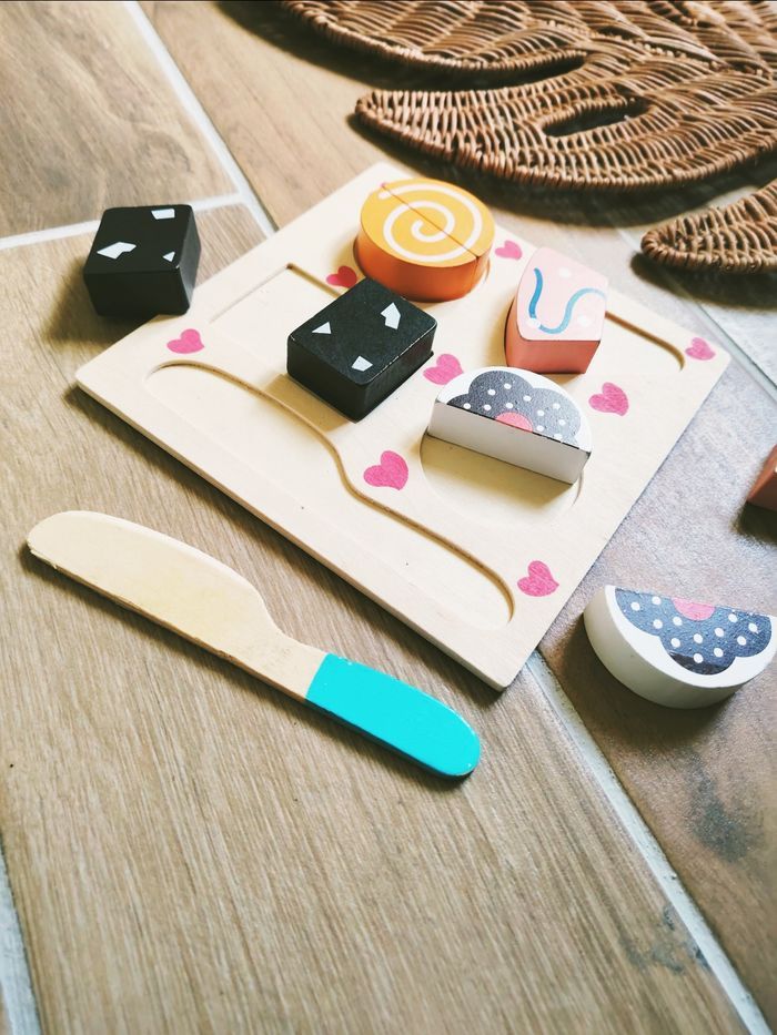 🍪 Dinette puzzle 2 en 1 les pâtisseries sur plateau en bois JB413 - photo numéro 2