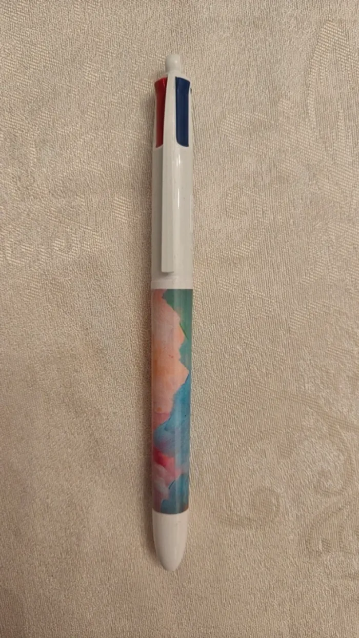 Stylo Bic 4 couleurs Édition Limitée Cultura NEUF