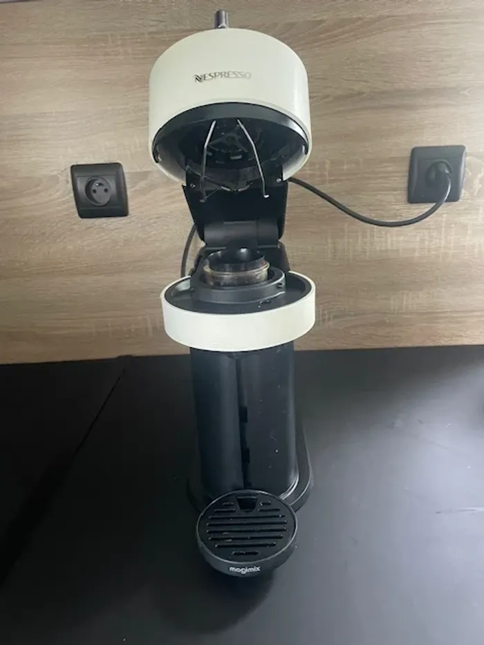 Machine a café Nespresso Magimix Vertuo Next blanc - photo numéro 2