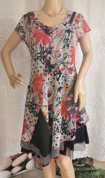 Robe. Rose fushia - bleu marine. Taille 40. Dpm