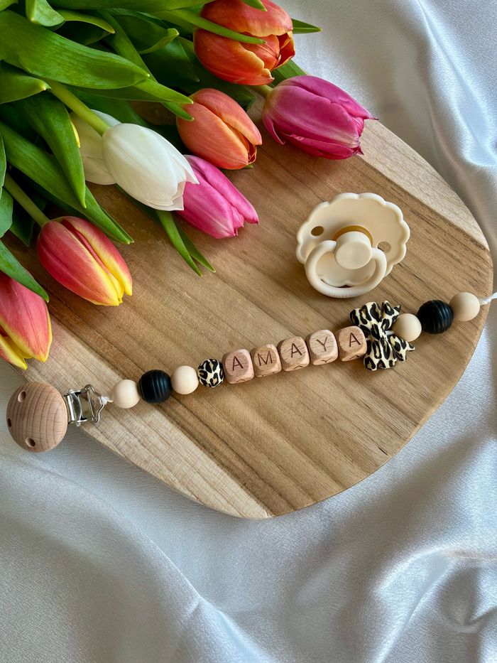 Attache Tétine « Amaya »