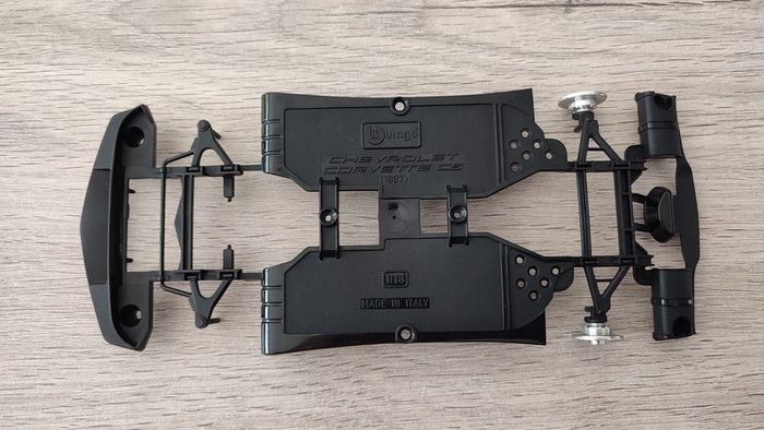 Châssis inférieur pièce détachée miniature Chevrolet Corvette C5 1997 Burago Bburago 1/18 #B65 - photo numéro 2