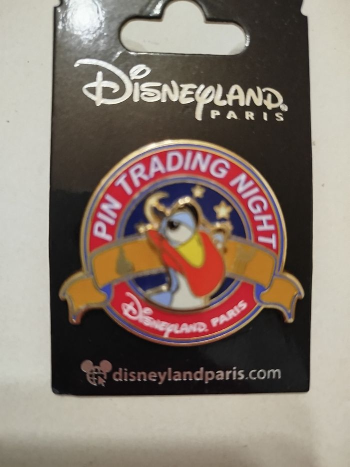 Pin's Zazu - Le roi lion - Disneyland Paris - photo numéro 2