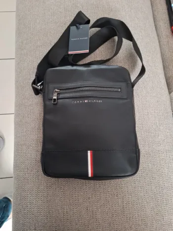 Sacoche homme tommy hilfiger neuve