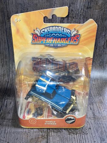 Figurine Skylanders Superchargers Shield Striker Neuf