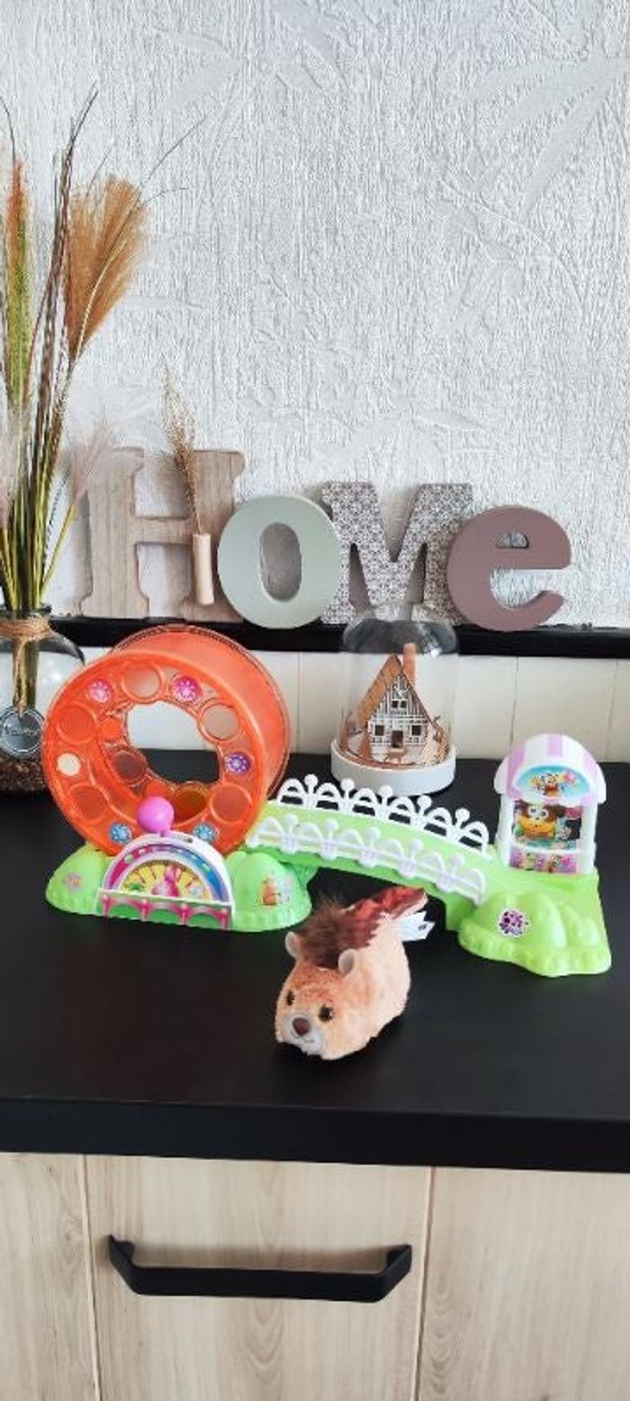 Superbe manège roue hamster Zhu Zhu pets collection et sa peluche Interactive