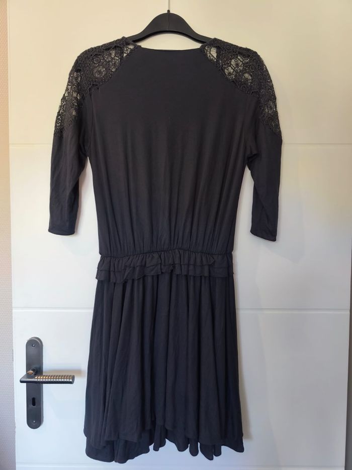 Robe courte noire - photo numéro 3