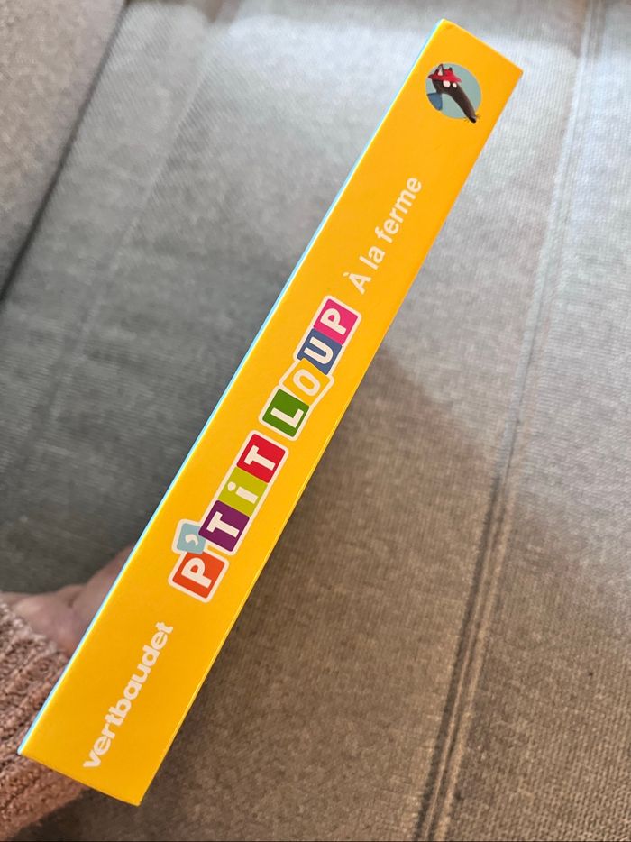 Livre à toucher « P’tit loup à la ferme » - photo numéro 3