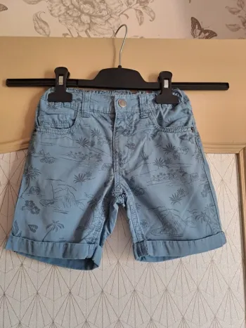 Short bleu garçon gémo tbe 5 ans plus joli en vrai