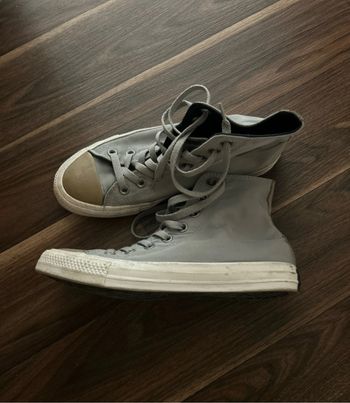 Converse grise