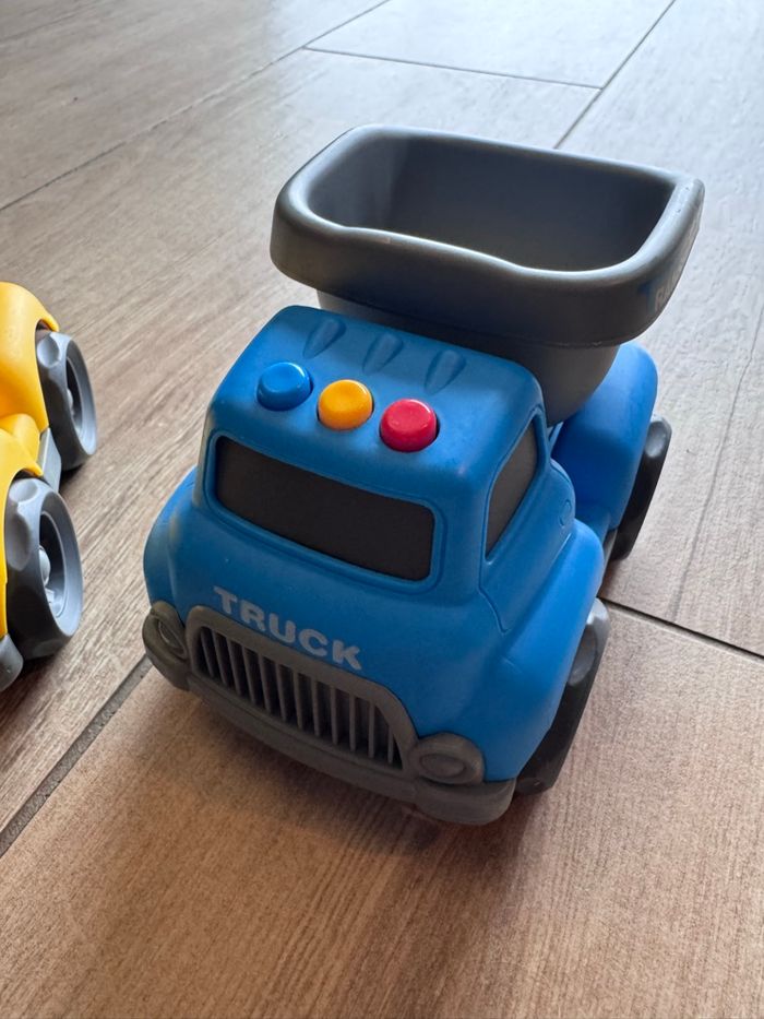 Lot 2 camions 1-2 ans bétonnière et camion-benne - photo numéro 3