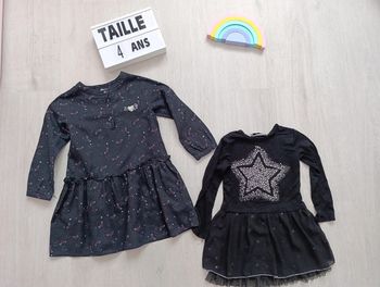 Lot de 2 robes taille 4ans