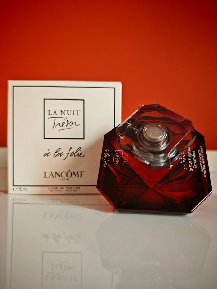 Eau de parfum la nuit trésor à la folie Lancôme