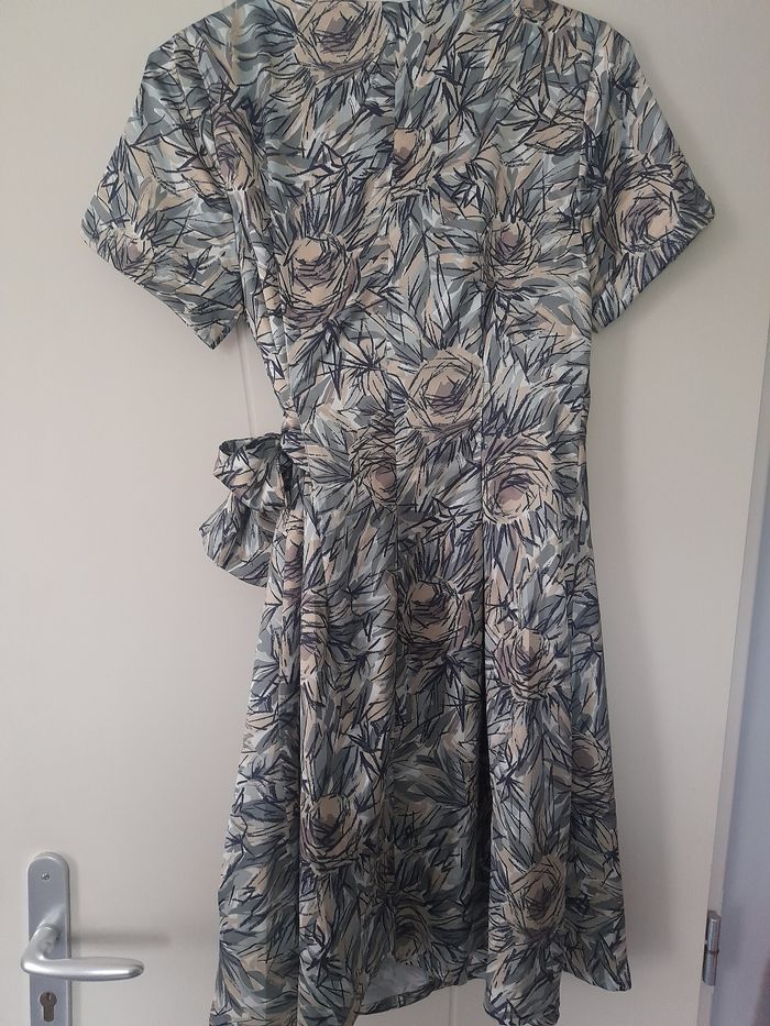 Très jolie robe molly bracken en taille xs. - photo numéro 2