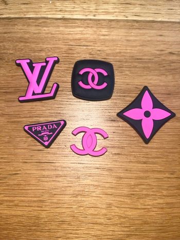 Lot 5 Jibbitz pour crocs neufs