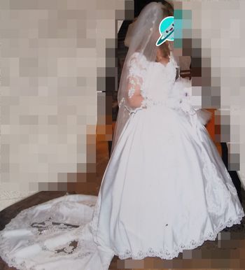 Robe de mariée blanche + voile+ jupon +cerceaux +gants