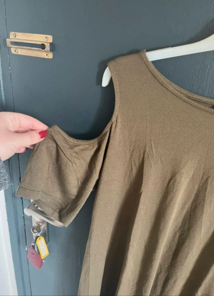 Robe courte épaules dénudées - photo numéro 3