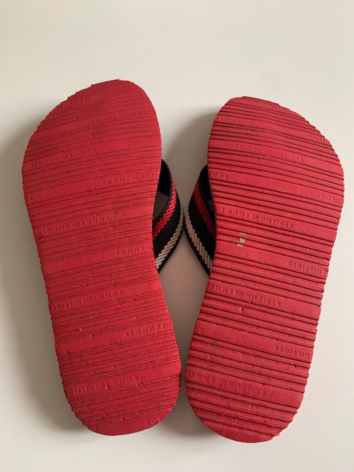 Jolies tongs Tommy Hilfiger taille 37 - photo numéro 6