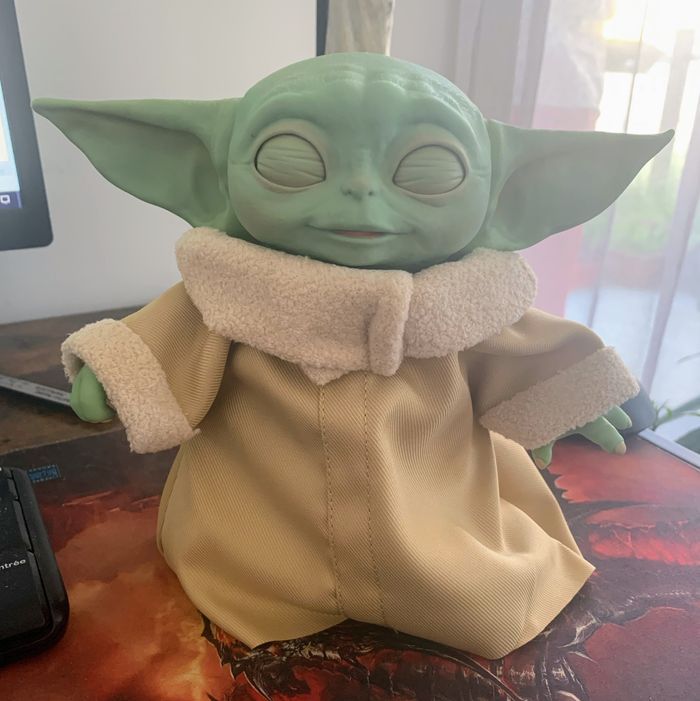 Poupée Baby Yoda - Le Mandalorien - L’enfant - Edition animatronique Hasbro