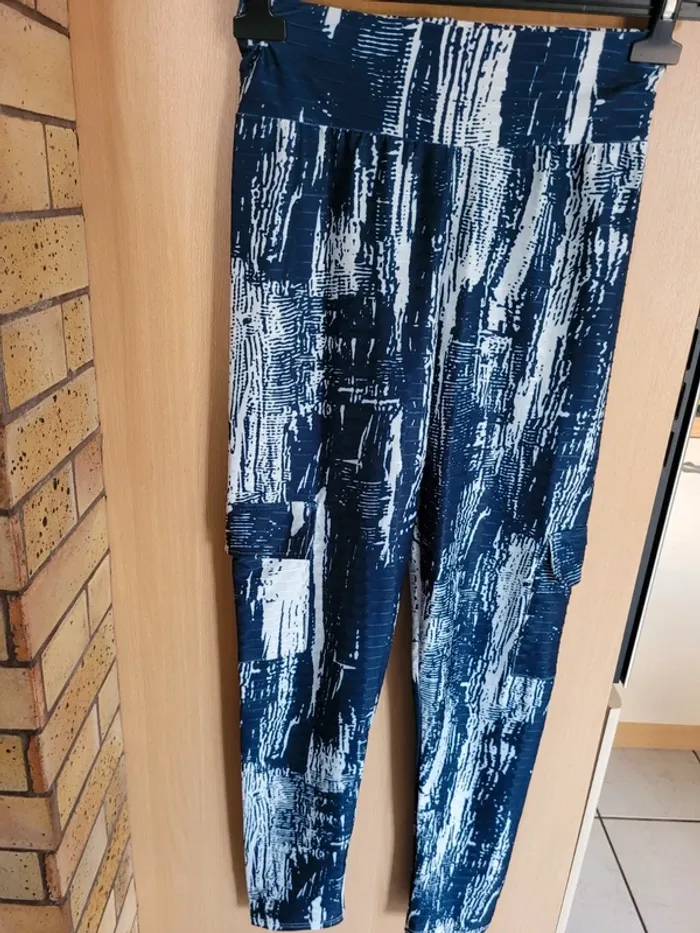Legging style cargo