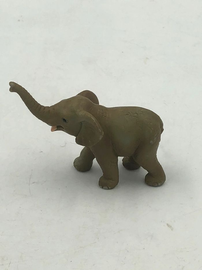 Figurine Éléphanteau Schleich - photo numéro 2