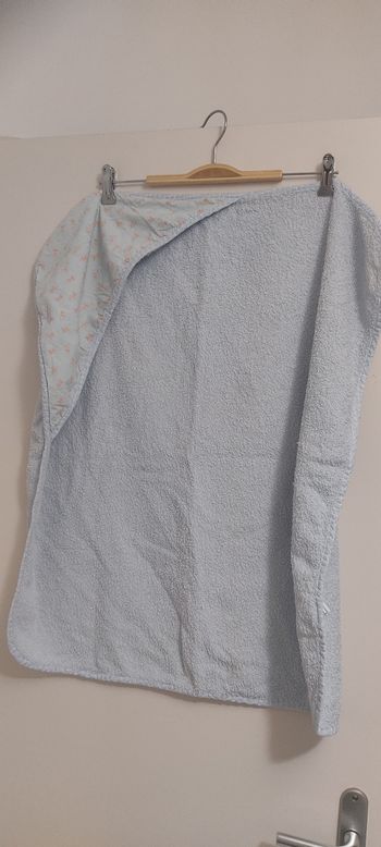 Cape de bain bébé bleu