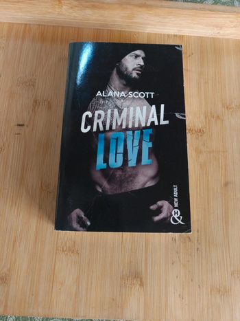 Livre Criminal love ( new Adult)