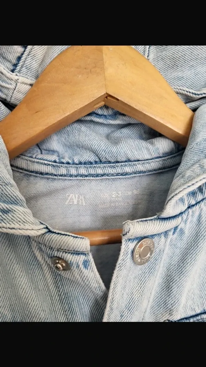 Surchemise jean capuche zara 3 ans - photo numéro 3