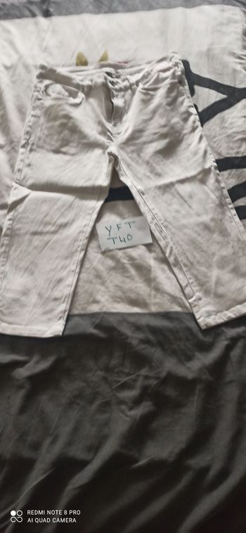 Pantacourt blanc t. 40