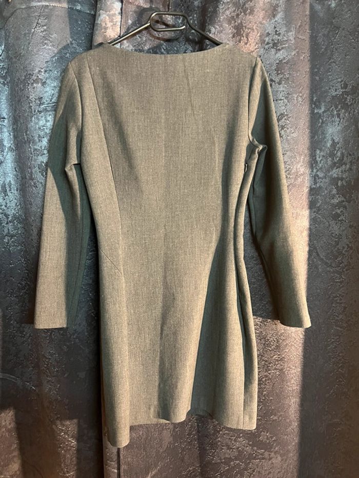 Robe tailleur grise - photo numéro 2