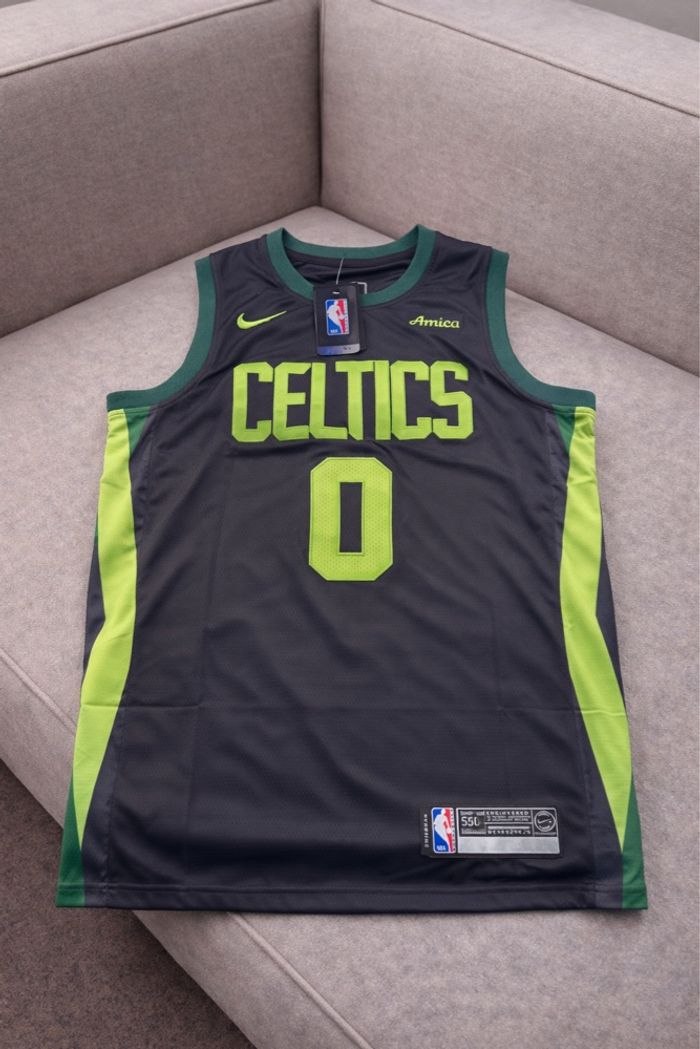 Maillot NBA Boston Celtics Jayson Tatum #0 – City Edition Noir/Vert – Taille L – Neuf avec étiquettes