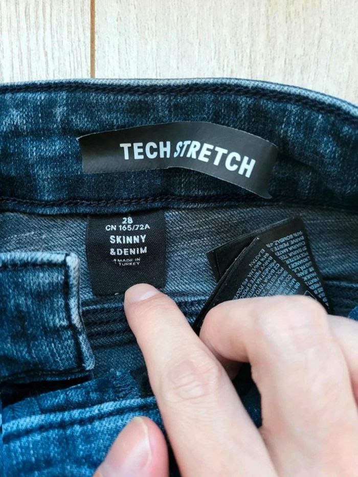 Jean H&M Homme Tech Stretch – Taille 38 FR – coupe slim déchirée – denim bleu extensible - photo numéro 7