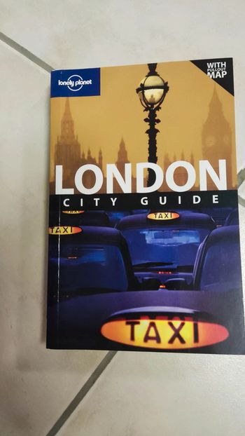 Livre London city guide.