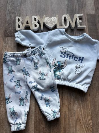 - Ensemble Primark  - 9 mois - Très bon état, tache sur le pull 