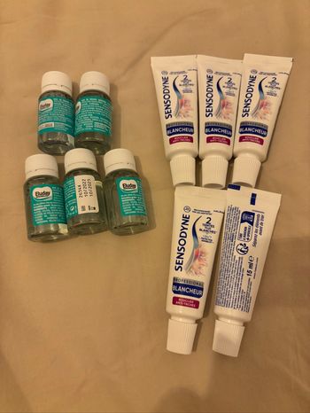 Lot de produits dentaires  format voyage